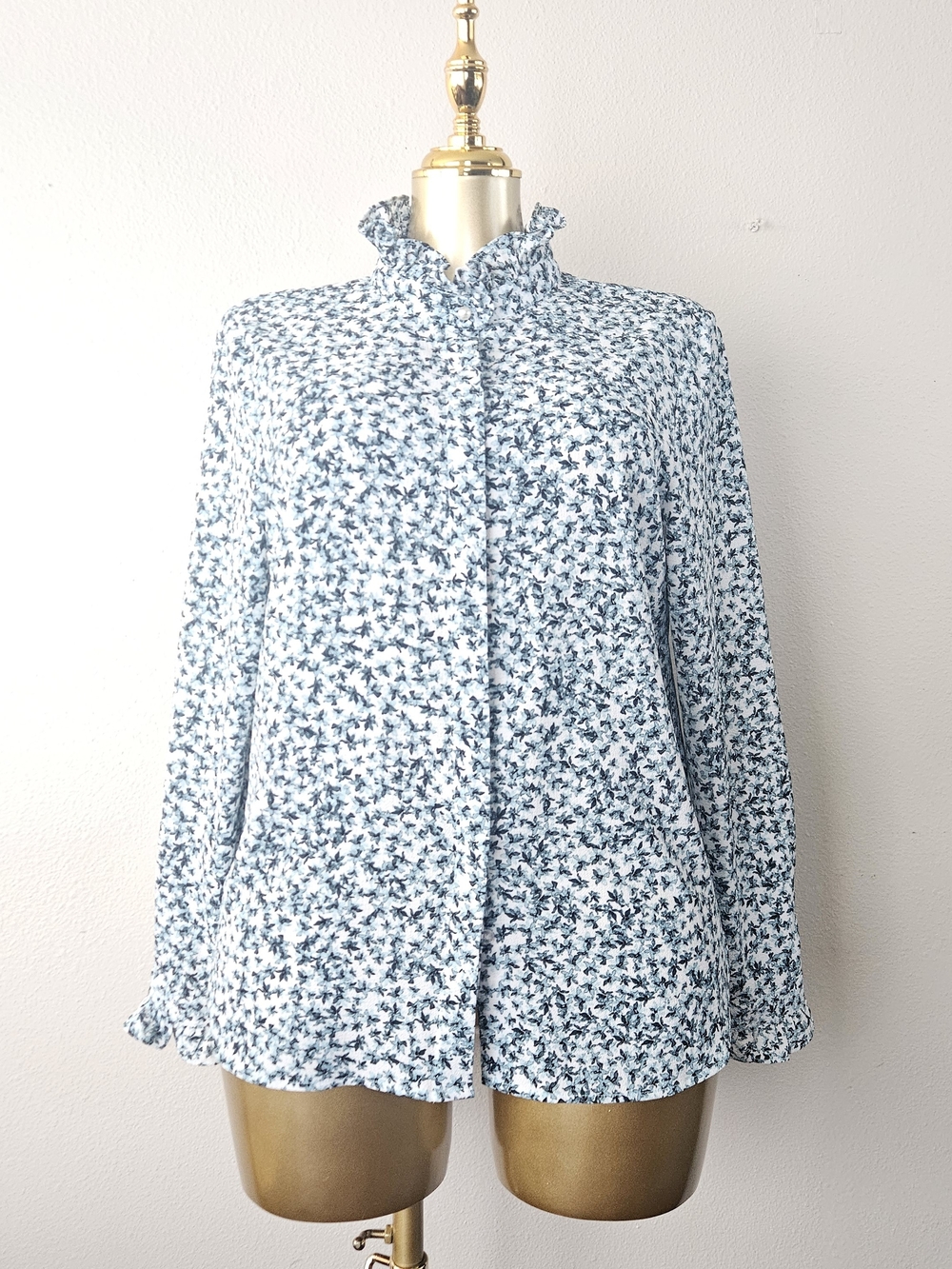 CeCe White and Blue Floral Ruffle Collar Button-Down Blouse